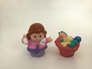 Fisher Price Little People Mom With Bottle & Baby Nursery Vintage 2001 -Lot Of 2 - Picture 1 of 2