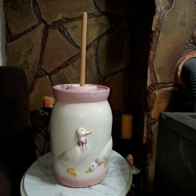 BATIDORA DE MANTEQUILLA ANTIGUA CON TAPA Y BATIDORA DE MANTEQUILLA DE MADERA Foto 1 de 4