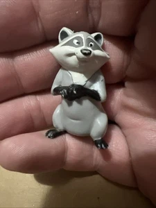 Vintage 1995 Disney Pixar Jakks Pocahontas Raccoon Meeko Toy Figure 1.5” - Picture 1 of 6