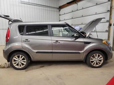 2010-2013 KIA SOUL RIGHT PASSENGER FRONT DOOR TITANIUM SILVER PAINT CODE IM - Image 1 of 4