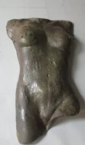Escultura colgante de metal torso humano - Imagen 1 de 4