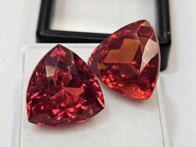 Par de piedras preciosas naturales con forma de trillón de ópalo de fuego mexicano 29-30 quilates certificado EGLC Foto 1 de 4