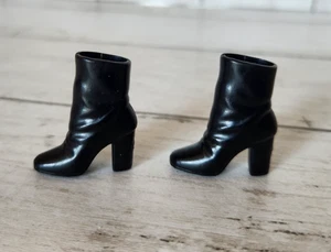 Barbie Twilight Saga Bella Schwan schwarze Stiefel Booties Puppe Größe - Bild 1 von 4