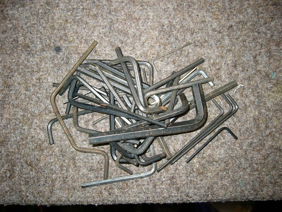 Lot of Assorted Hex Keys (Allen Wrenches) Not a set SAE & Metric - Image 1 of 1