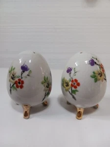 Hand Painted Egg Salt and pepper shakers - Picture 1 of 7