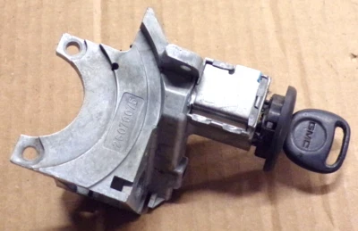 2005 gmc sierra ignition w/ key 2003-2007 chevy silverado - Image 1 of 4