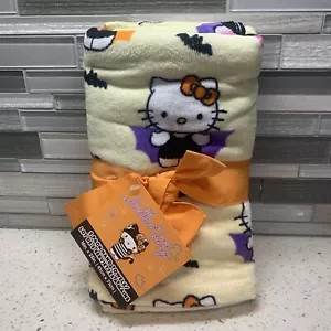 New Hello Kitty Halloween Bat Set Of 2 Yellow Hand Towels Towel With Tag & Bow - Picture 1 of 10