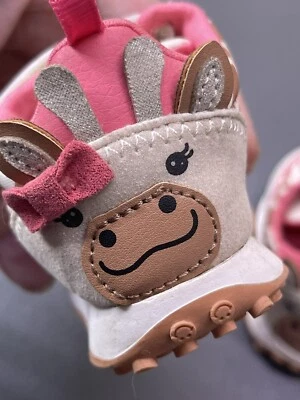 Zapatillas Jirafa Niñas Infante Talla 2 Atletismo Funciona Plantillas Extraíbles Rosa Usadas en Excelente Condición Foto 1 de 4