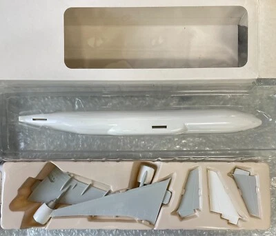 Sale 1/200 HOGAN  Boeing 777-200ER - Image 1 of 4