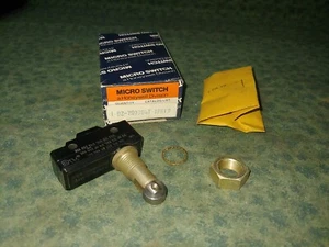 (1) NEW BZ7RQ784T Micro Switch Limit Switch (20792-E3) - Picture 1 of 2