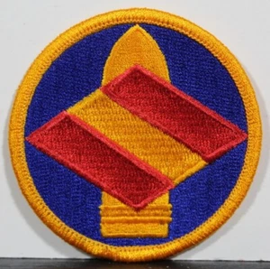 Distintivo insegna toppa artiglieria da campo 142a brigata US Army colore completo - Foto 1 di 1