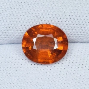 2.65 ct BEST GRADE ORANGE RED / NATURAL SPESSARTITE GARNET - Oval Gemstone Video - Picture 1 of 3