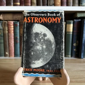 The Observer's Book of Astronomy By Patrick Moore HCDJ 1967 - Picture 1 of 18
