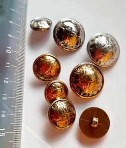 5 Knöpfe Kunststoff metallisiert Nugget-Optik diverse Varianten Farbe und Größe - Picture 1 of 5