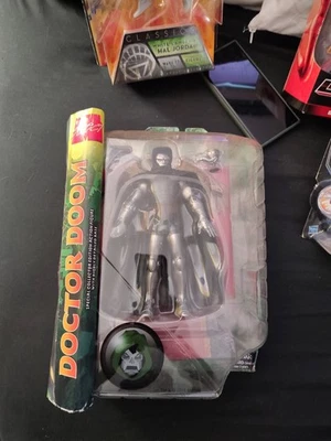 Marvel Select Special Edition Dr Doom Action Figure With Throne New In Box - Image 1 of 2