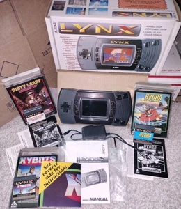 Console Atari Lynx II, scatola, manuale, 3 giochi, adattatore di alimentazione. Testato e funzionante. - Foto 1 di 24