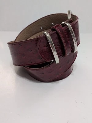 Cinto feminino de couro em relevo avestruz vermelho tamanho L 1,5” largura tom prata hardware 38" - Imagem 1 de 4