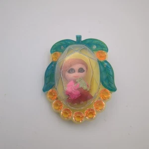Broche broche flor Mattel Liddle 1967 vintage muñeca joyería medallón - Imagen 1 de 5