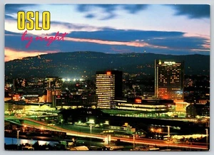 Postal Oslo Plaza and the Postgirobygget by Night Noruega Oslo ved natt - Imagen 1 de 2