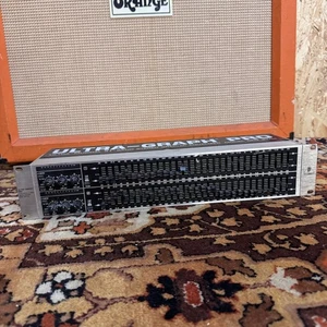 Behringer UltraGraph PRO GEQ3102 Stereo Graphic Equalizer - Picture 1 of 9