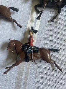 5 PIECE LOT ANTIQUE WILLIAM FEIX HORSE MOUNTED TOY SOLDIERS HOLLOW CAST LEAD - Picture 1 of 10