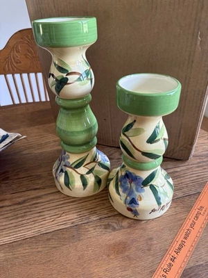 Floreros Gail Pittman León Floral Verde Firmado 2002 Candelabro ¡Perfecto! Foto 1 de 4