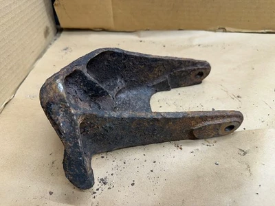 87-98 Jeep Wrangler YJ TJ Engine Mount Bracket Driver Side 8952002441 Left 4.0L - Image 1 of 4