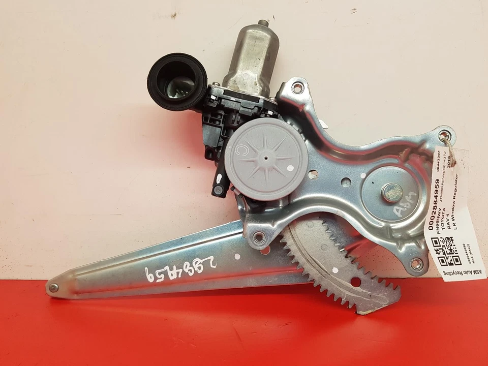 Toyota RAV 2016 4 5 puertas Estate pasajero ventana trasera regulador + motor Foto 1 de 4