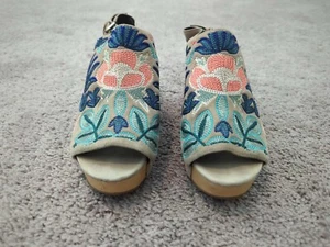 Rebecca Minkoff Damen 7 1/2M bestickt Nieten Peeptoe Clogs Holz - Bild 1 von 9