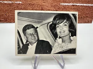 Tarjeta coleccionable John F. Kennedy 1964 Topps No. 68 - Imagen 1 de 2