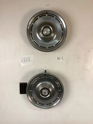 CANTIDAD 2 1976-1977 Dodge Charger Aspen 14" Tapacubos Cubierta de Rueda Tapa Antigua De Colección Foto 1 de 4