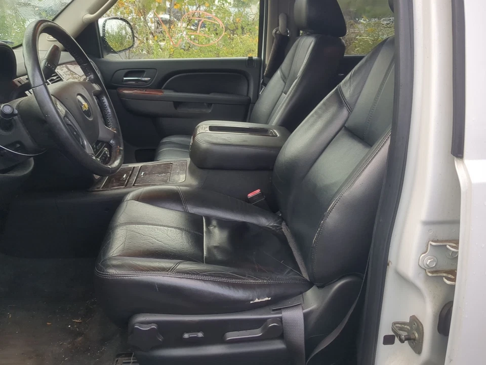 2010-2011 Chevrolet Suburban 1500 Driver Front Seat Oem R9SBN - Imagem 1 de 1