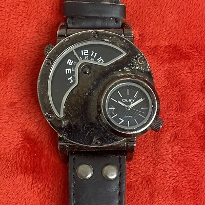 OULM Watch 9591 Dual Time Dials Military Quartz Black Face Needs Repairs/Battery - Image 1 of 4