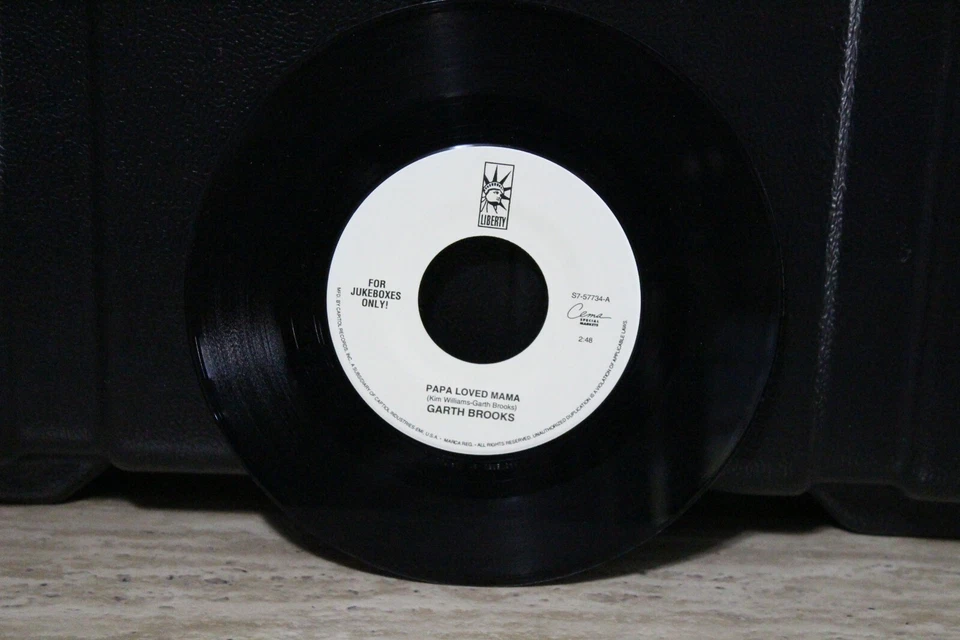 GARTH BROOKS 45 RPM PROMO RECORD...FULL 30 - Image 1 of 1