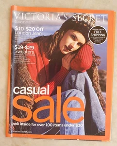 VICTORIA'S SECRET - FALL 2004 CATALOG - HEIDI KLUM, GISELE, AMBROSIO 🔥 - Picture 1 of 4
