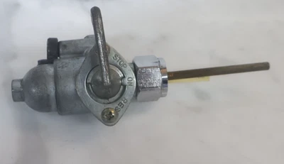 Б/у винтажный 1973 Honda CB350F четыре бензобака топлива PETCOCK - Япония с чашей США - Изображение 1 из 4