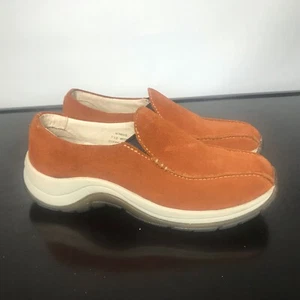 L.L. Bean Sz 7.5 M  Suede Leather Slip On Walking Comfort Shoes Women EUC - Picture 1 of 8
