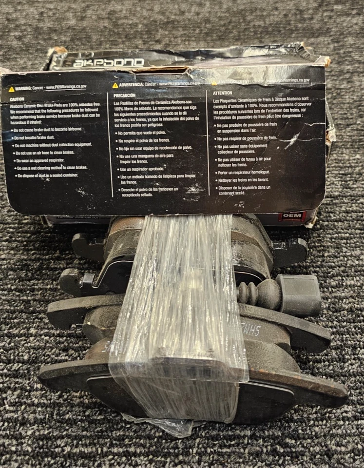 Pastilla de freno de disco cerámica delantera Akebono EUR1375 Euro para Audi Q3 Quattro VW Passat Foto 1 de 4