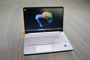 HP 15-dy2088ca 15.6" FHD, i5 1135G7 2.40GHz, 16GB DDR4, 1TB SSD Laptop - Picture 1 of 13
