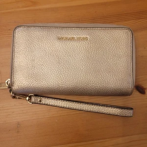 Michael Kors Jet Set Saffiano Leder Handy/Geldbörse Armband Gold - Top - Bild 1 von 16