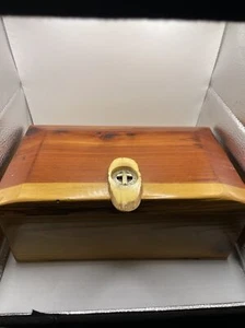 Holz Schmuckkästchen Geweih Kreuz Knopf Handarbeit - Bild 1 von 10