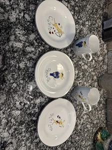 5 Pc Pottery Barn Reindeer 3 - 8.5" Salad Dessert Plates + 2 Mugs Christmas - Picture 1 of 14