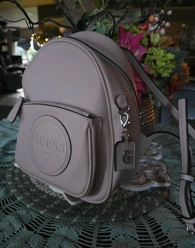 Guess Mochila Mini Cartera Multi Compartimento Logo Dusty Rose Los Angeles Foto 1 de 4