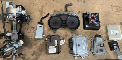 KIT CENTRALINA MOTORE NISSAN JUKE ECU SET COMPLETO MK1 F15 1.6 AUTO (2014-19) - Immagine 1 di 4