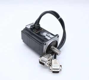 Servomotor de CA OMRON R88M-U20030VA-S1 - Imagen 1 de 8