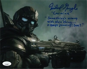 MICHAEL GOUGH foto autentica firmata a mano "CARMINE - GEARS OF WAR" 8x10 JSA COA - Foto 1 di 2