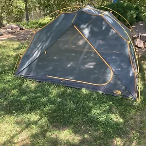 The North Face Talus 4 Tent 3-Season Sleeps 4-Person Footprint & Rainfly - Picture 1 of 16