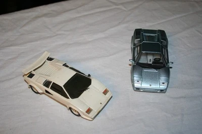 1X LAMBORGHINI Countach  LP 400 S (KIT record) 1X LAMBORGHINI Countach IXO - Photo 1/4