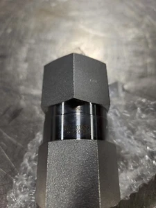 Swagelok SS-CHF12-10 Valve - Picture 1 of 3