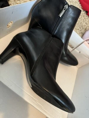 Botas altas de cuero negras para pantorrilla, hechas en Italia, talla 8 medianas Foto 1 de 4